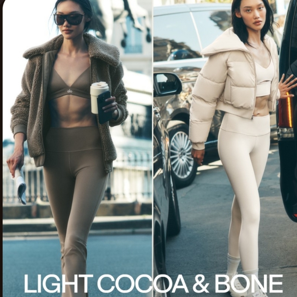 ALO Yoga🤎 NEW COLOR DROP Light Cocoa Wide Leg Sweatpant - Picture 10 of 10